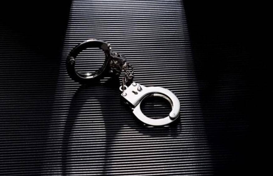 男子楼顶露台种树时不慎碰下树桩<strong></p>
<p>币乎下载</strong>，砸中楼下17岁少年致其死亡，一审获刑6年