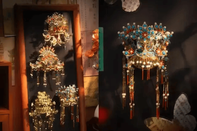 一边万人大厂停工<strong></p>
<p>看币圈</strong>，一边出口订单暴增：“潮玩之都”东莞，深陷冰火两重天