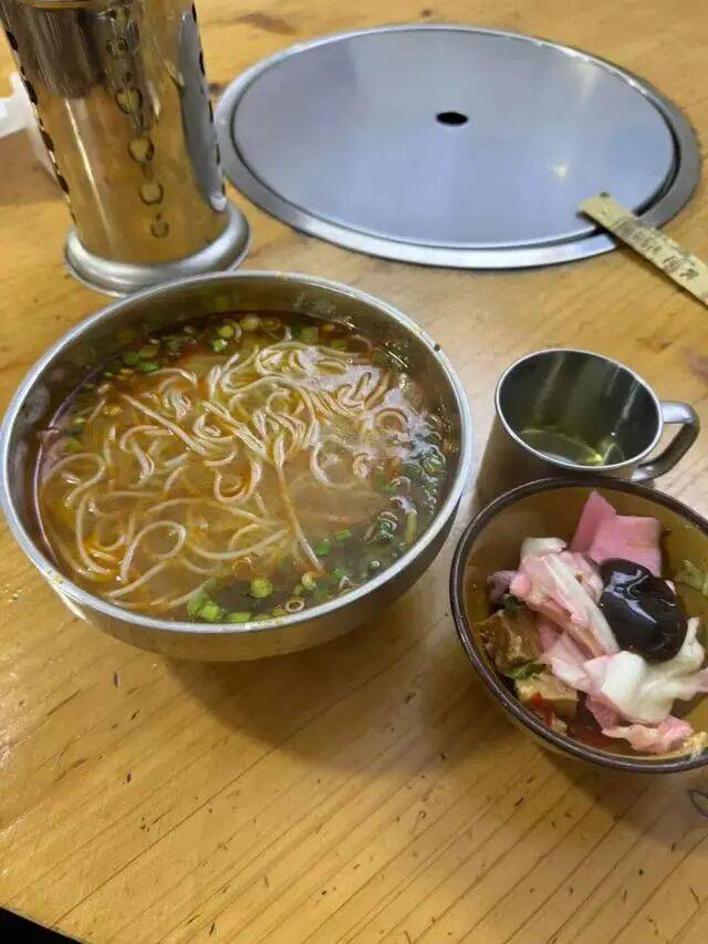 四川乐山“续面事件”新进展：面馆涉嫌违法<strong></p>
<p>碳币</strong>，民警处警不规范交督察部门处理，顾客获500元补偿已捐赠